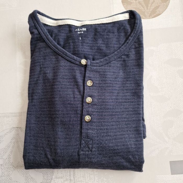 T Shirt bleu avec rayures bleues