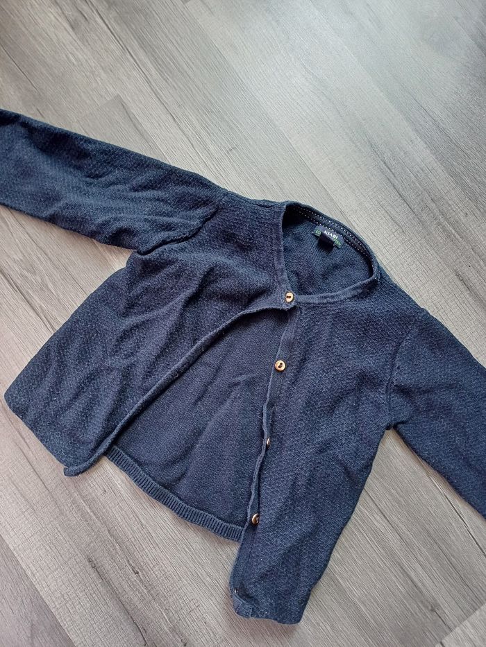 Lot 3 gilets 9  mois - photo numéro 4