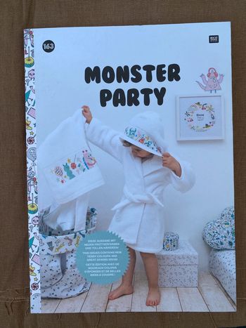 Livre Rico design little monster point de croix et couture avec chute tissu