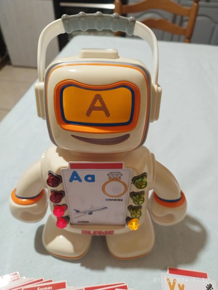 Robot Alphie playskoll - photo numéro 5