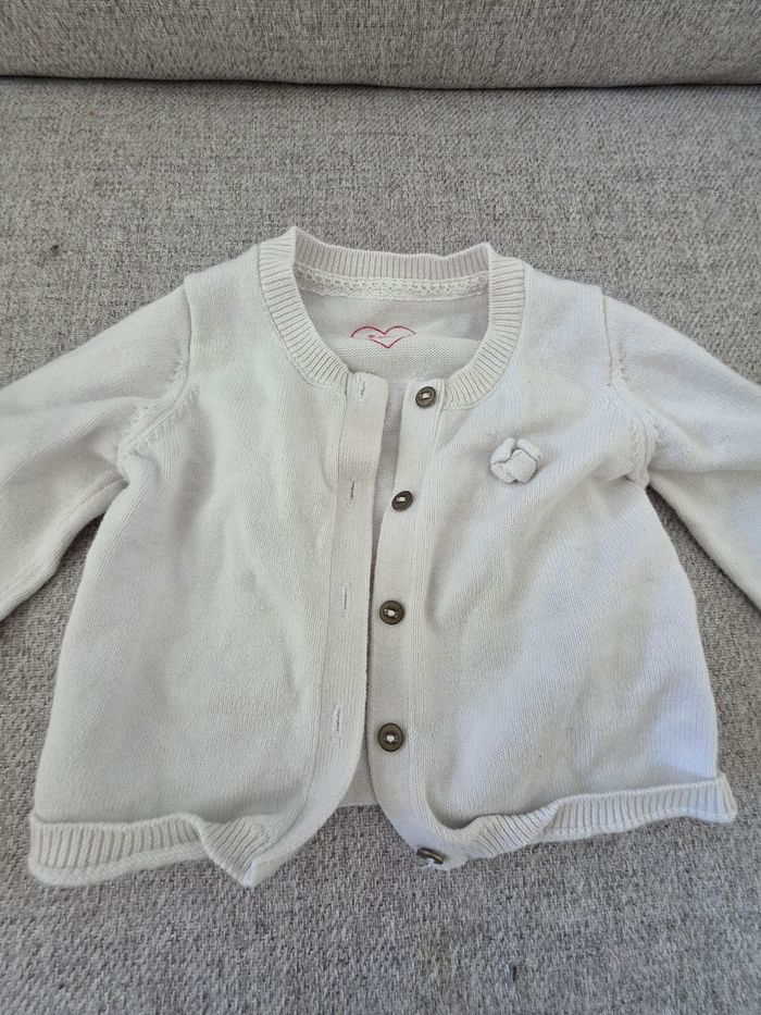 Gilet blanc 6 mois - photo numéro 2