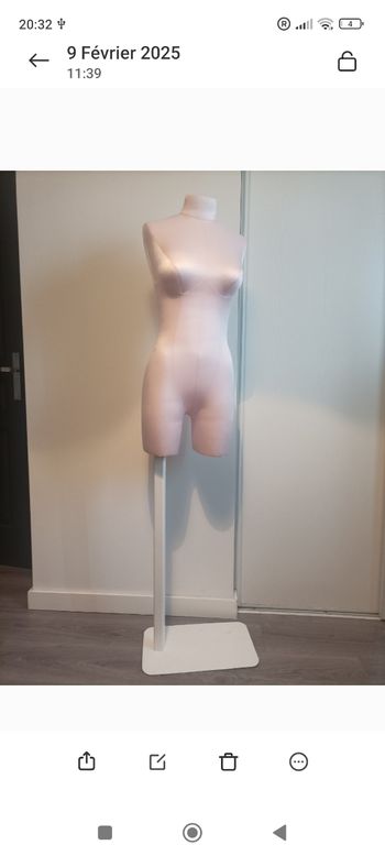 Mannequin buste sur pied