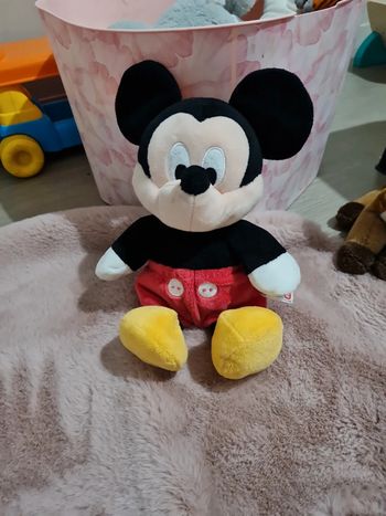 Mickey 40 cm environ très peu servie