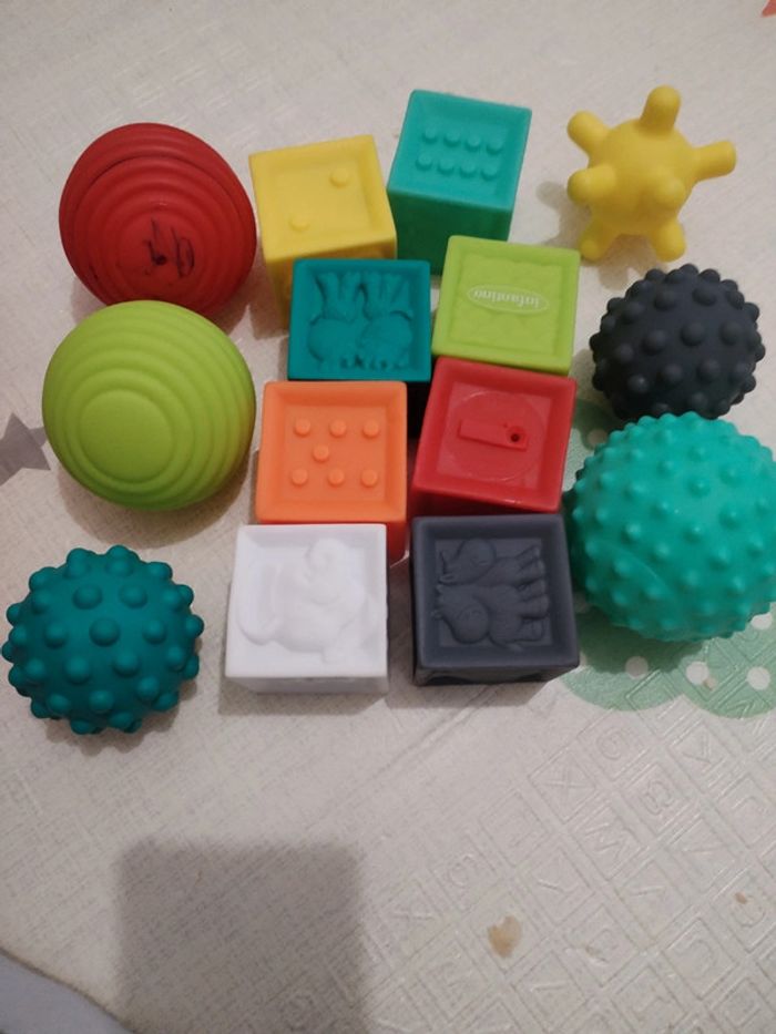 Lots de jouets naissance