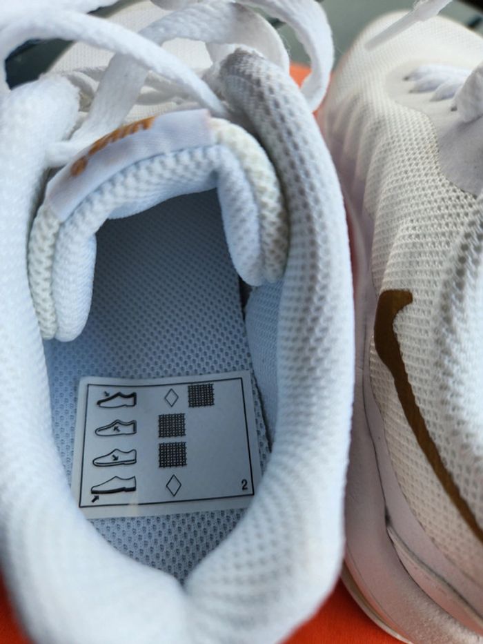 Nike air max invigor garçon Taille 27,5 neuves - photo numéro 6