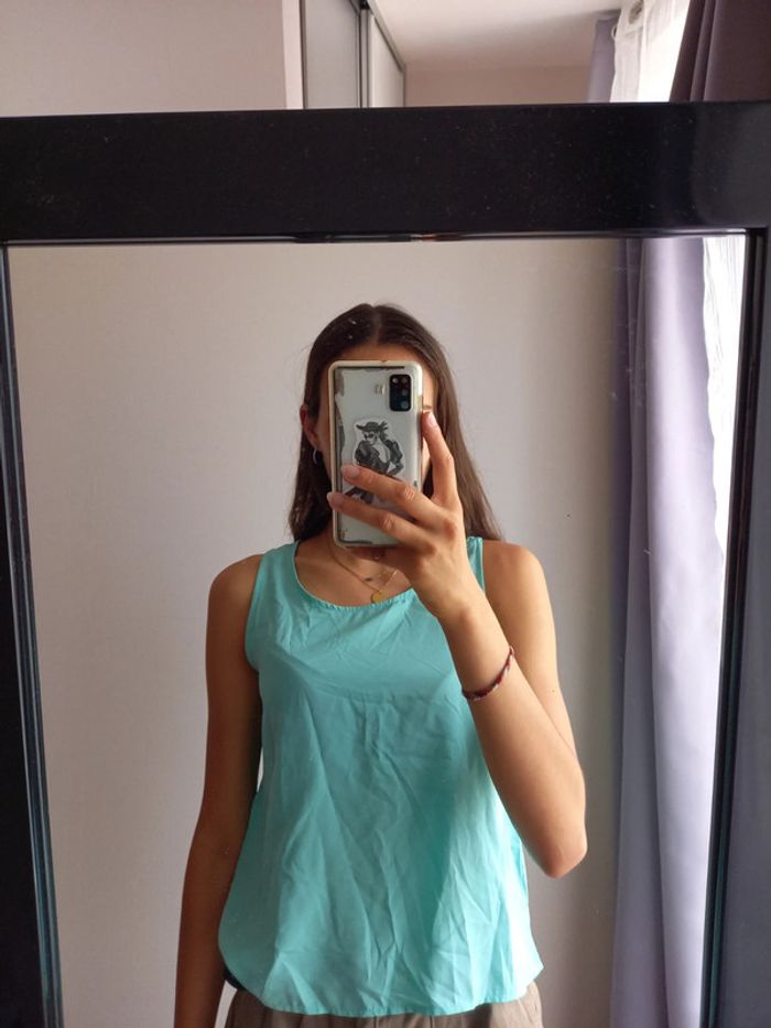 Haut sans manches