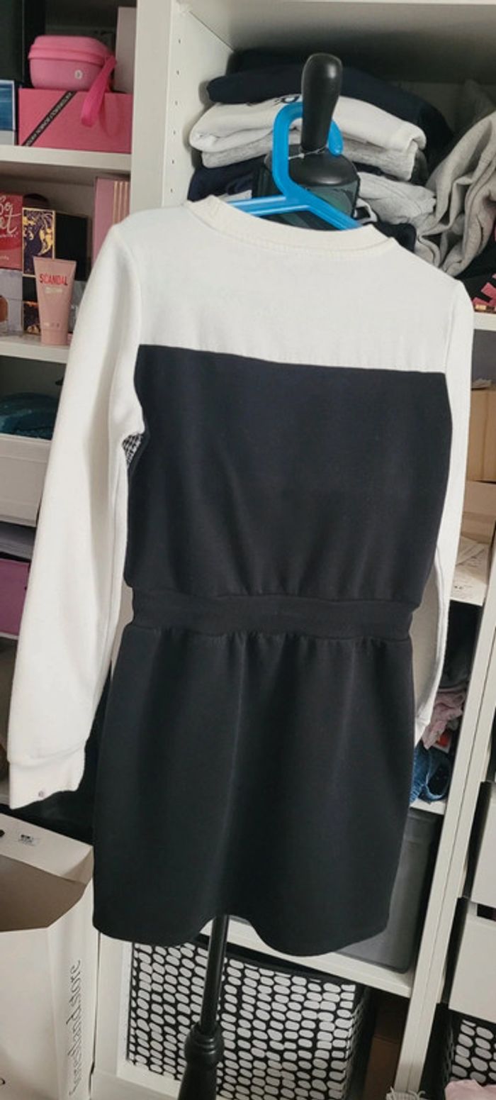 Robe molletonné 134/140 - photo numéro 2