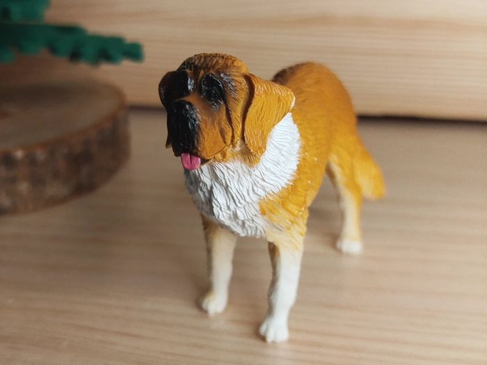 Figurine Chien Saint Bernard Animal domestique
