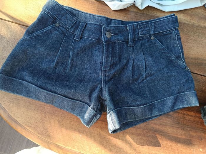 Short jeans