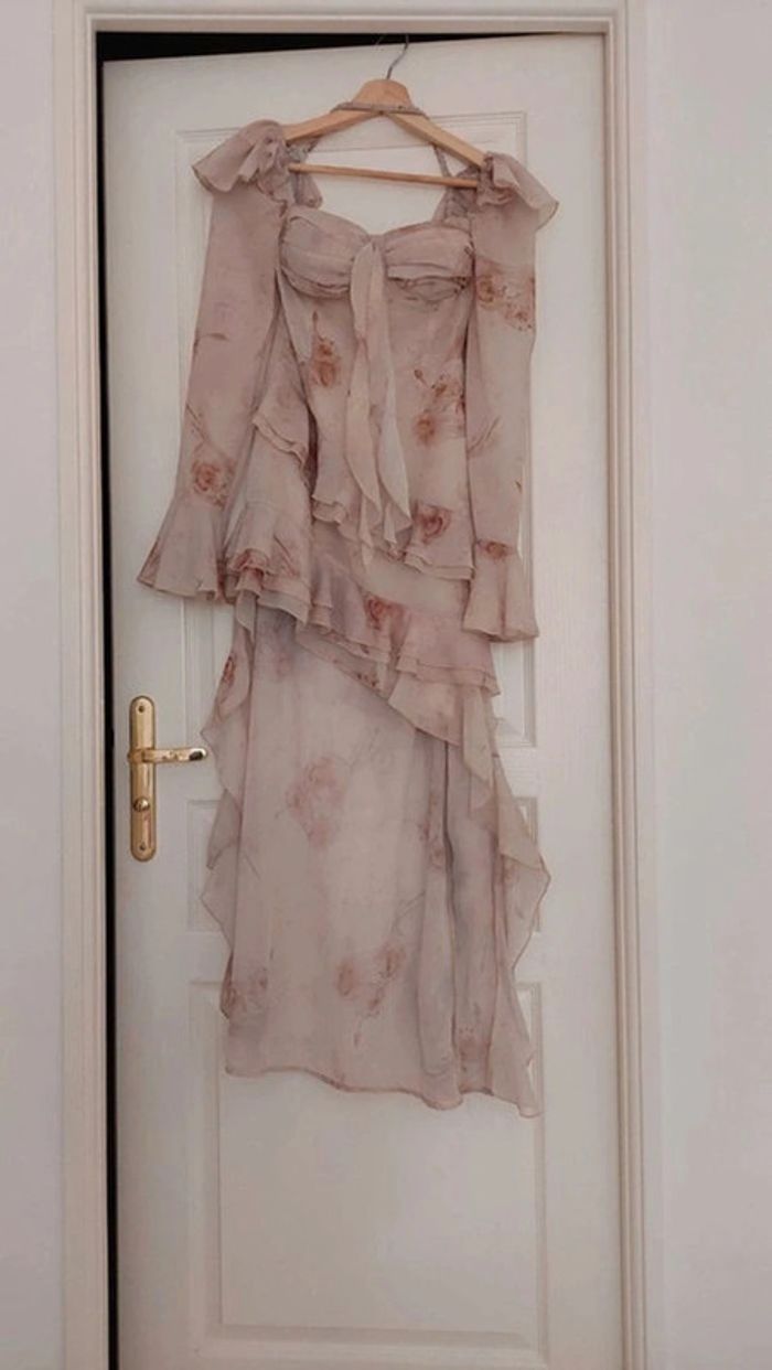 Robe voilage taille 1 (XS)
Montllalla - photo numéro 7