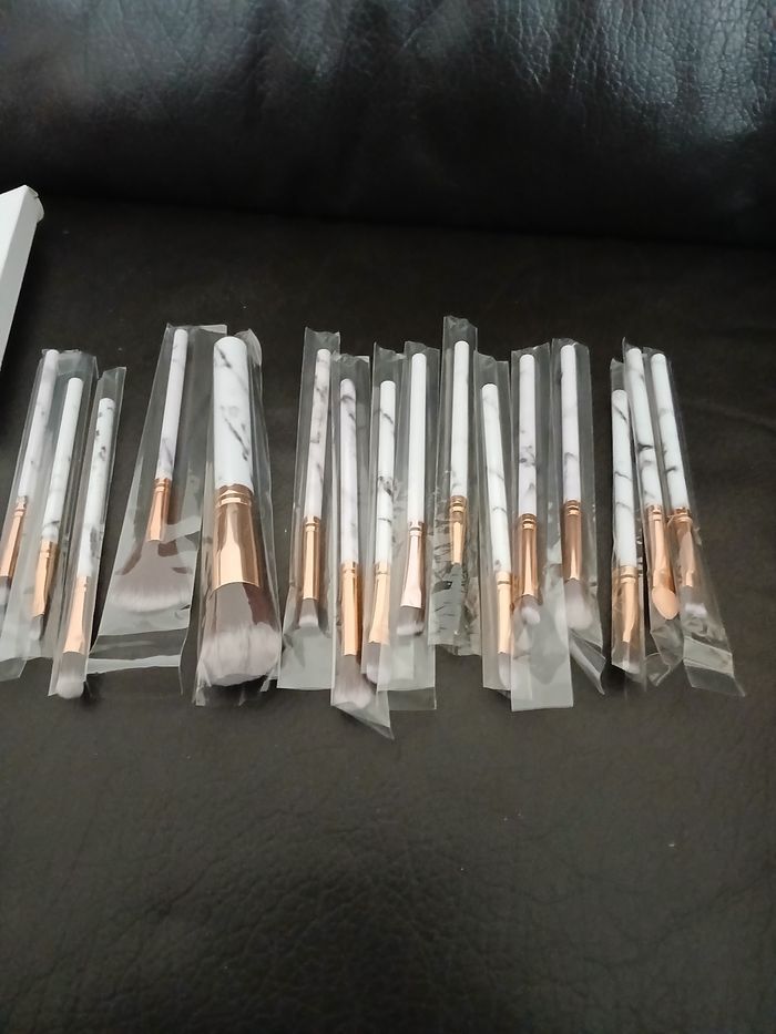 16 pinceaux de maquillage - photo numéro 2