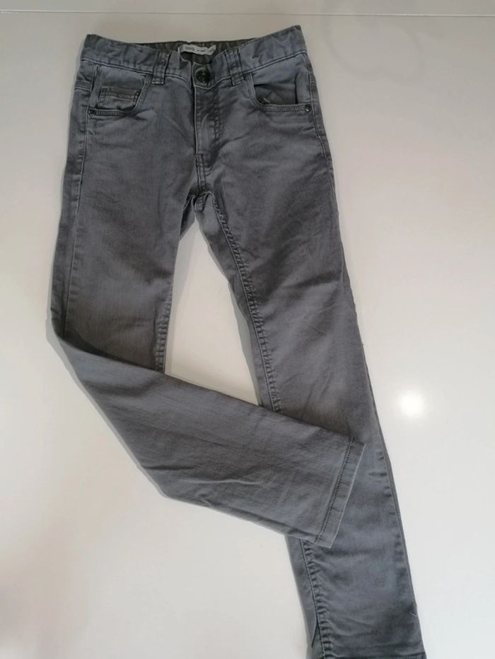 Jeans gris T 10 ans 👦🏻 - photo numéro 2