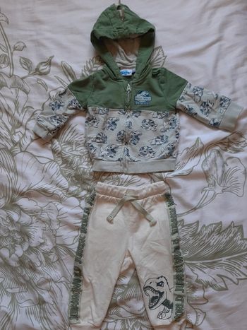 Ensemble jurassic world 6/9mois