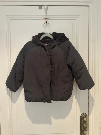 Manteau Zara doublé fausse fourrure gris 4 ans