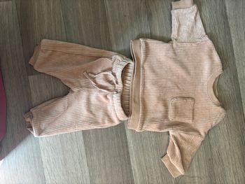 Petit lot vêtements garçons 