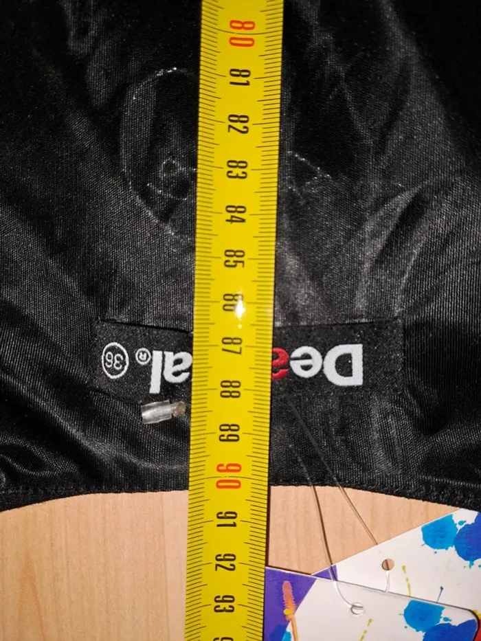 Magnifique Robe Desigual Noire Fleurie - NEUVE avec Étiquette - Taille S - photo numéro 8