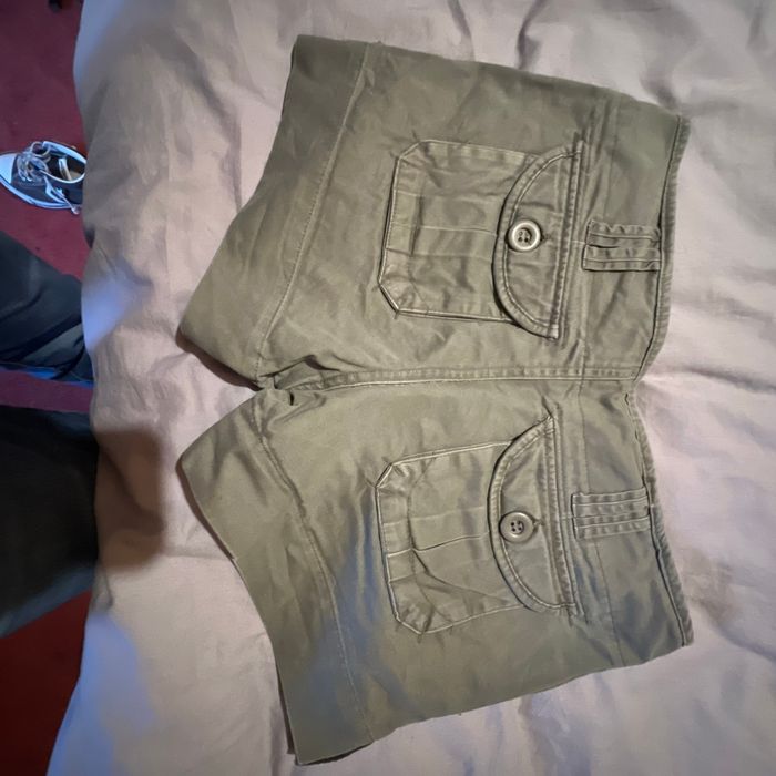 Short kaki - photo numéro 3