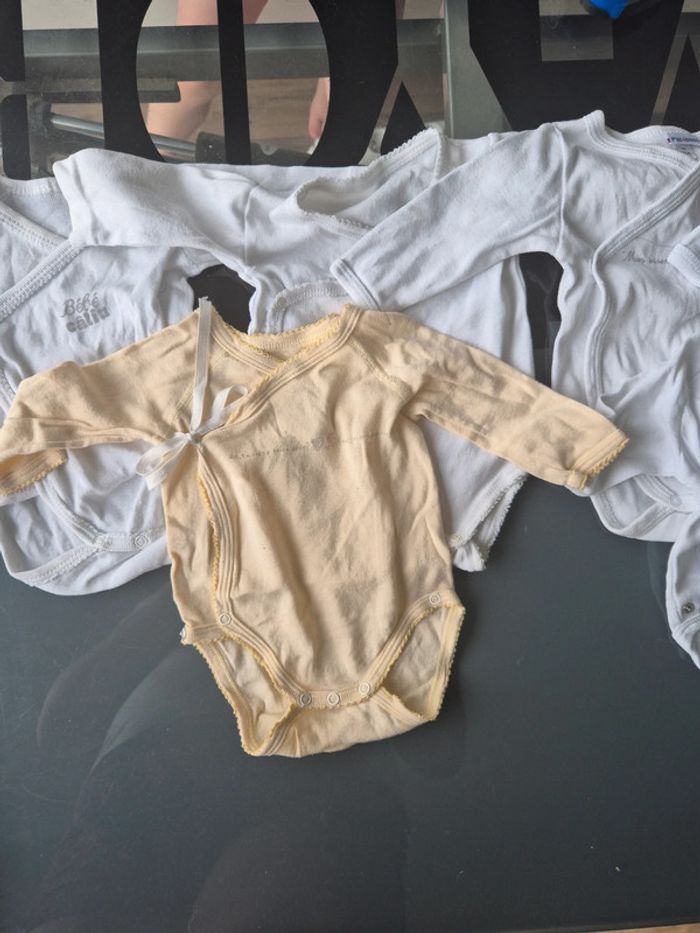 Lot de 6 bodies 1 mois - photo numéro 3