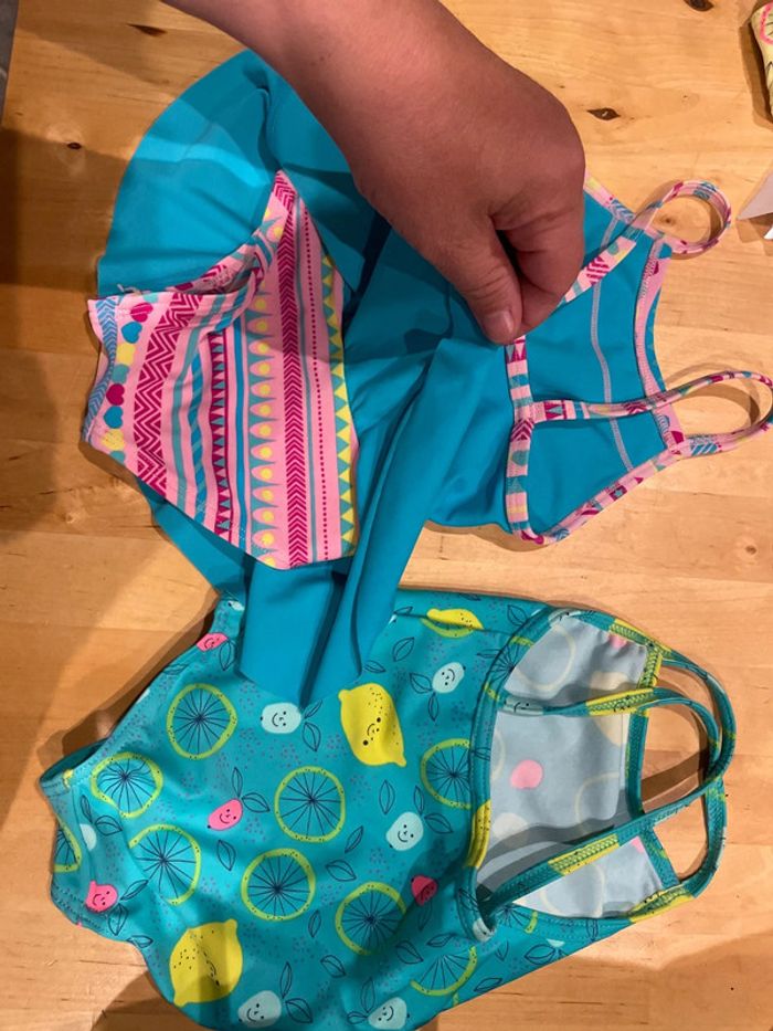Lot de 2 maillots de bain fille 12 mois - photo numéro 3