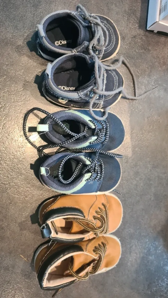 Lot chaussures bébé