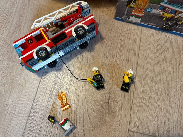 Lego 60107 camion pompiers - photo numéro 2