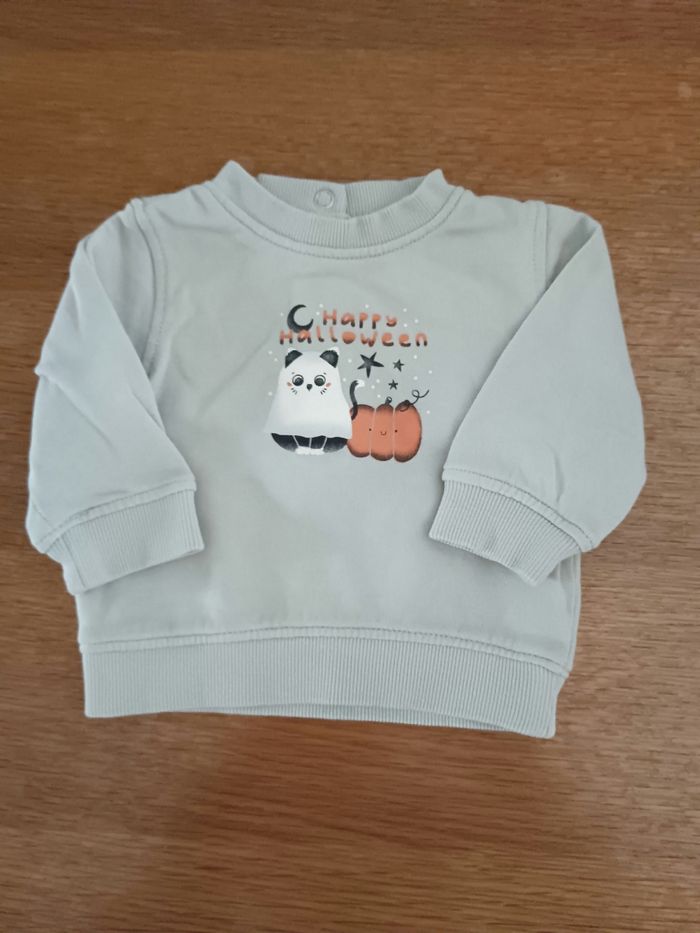 3 pulls et 1 t-shirt ML halloween - photo numéro 4