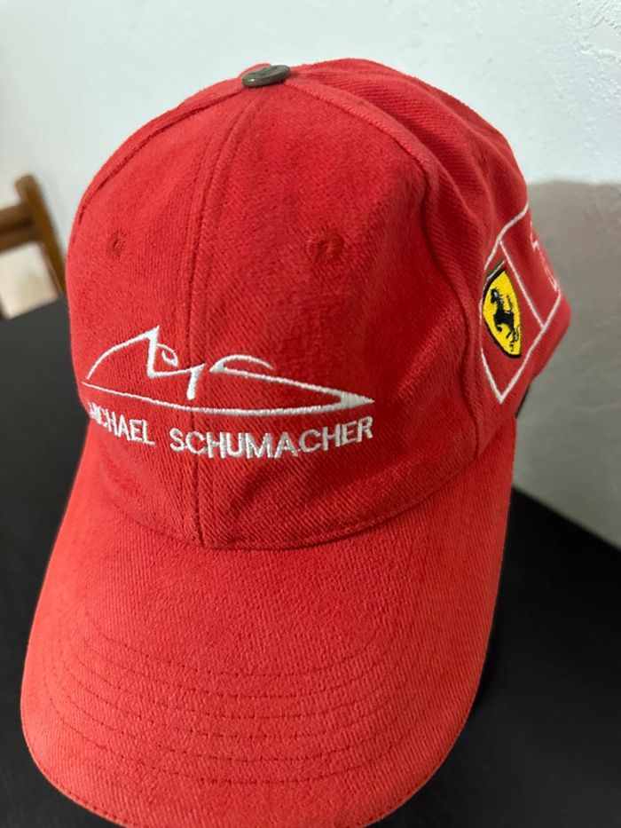 Casquette Ferrari x Marlboro - photo numéro 18