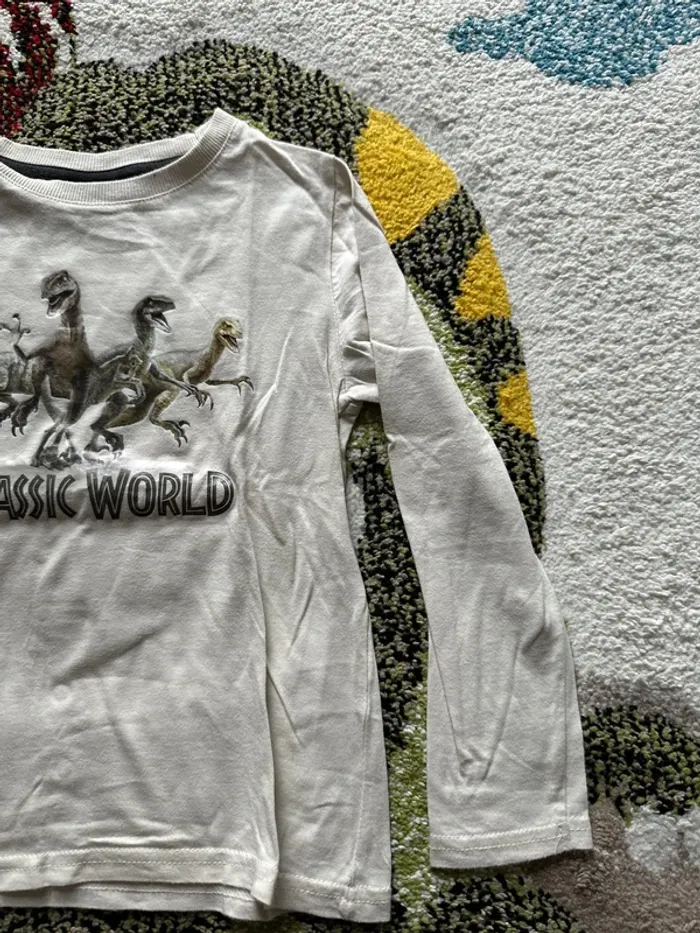 Tee shirt Jurassic world taille 6 ans - photo numéro 4