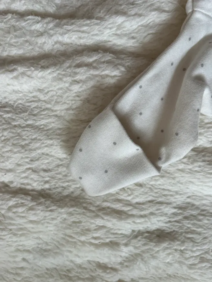Bodies + pyjamas - photo numéro 2