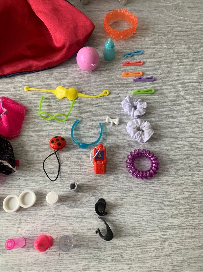 Lot d’accessoires Barbie et autres poupées - photo numéro 6
