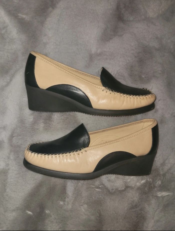 Mocassins compensés beige et bleu marine Hirica