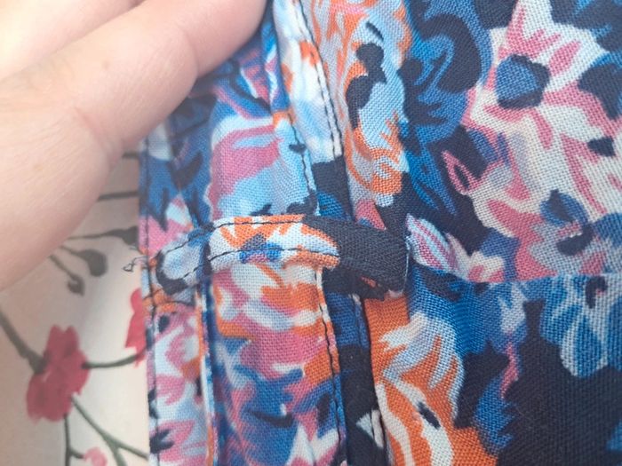 Beau pantalon fleuri coupe citadine poches italiennes, ceinture, fermeture eclair - T40-42 - neuf - photo numéro 7