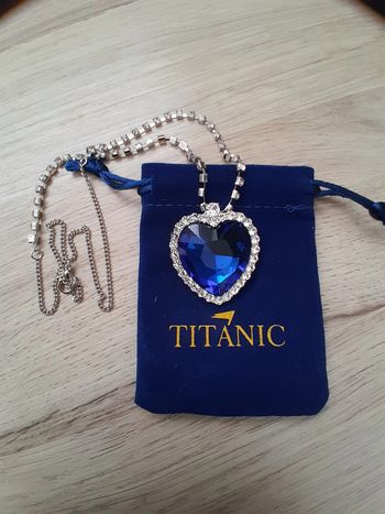 Collier Titanic, collier coeur océan porté par Rose dans le film