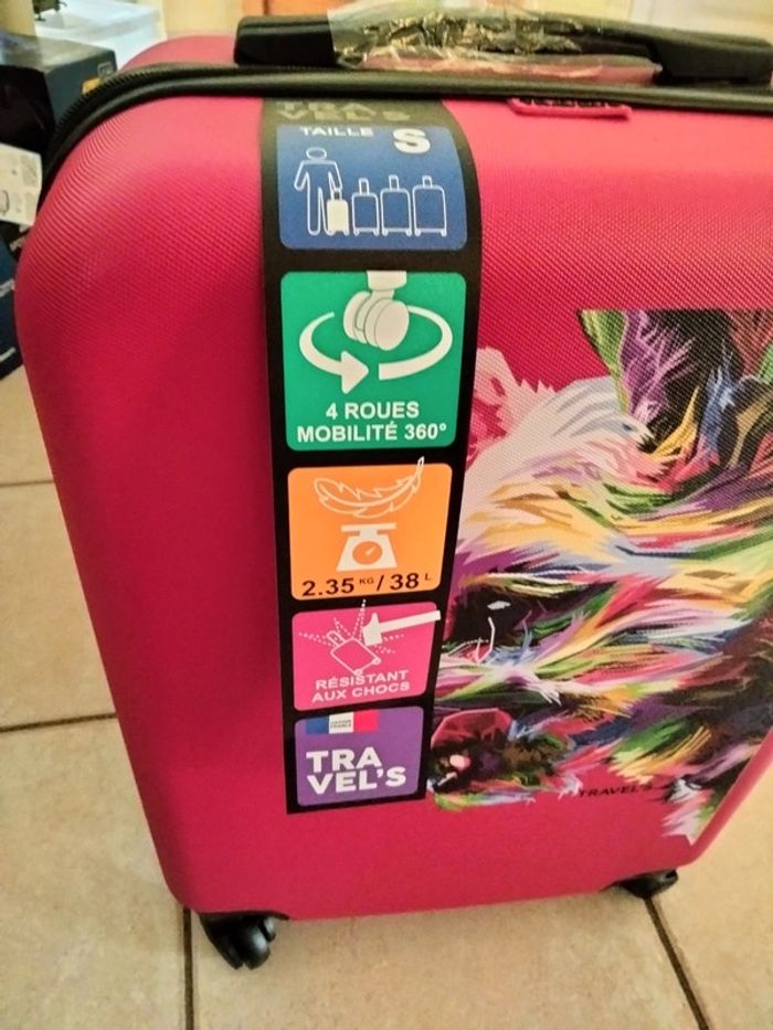 Valise neuve unie rouge tête de chien taille S 4 roues travel's - photo numéro 5