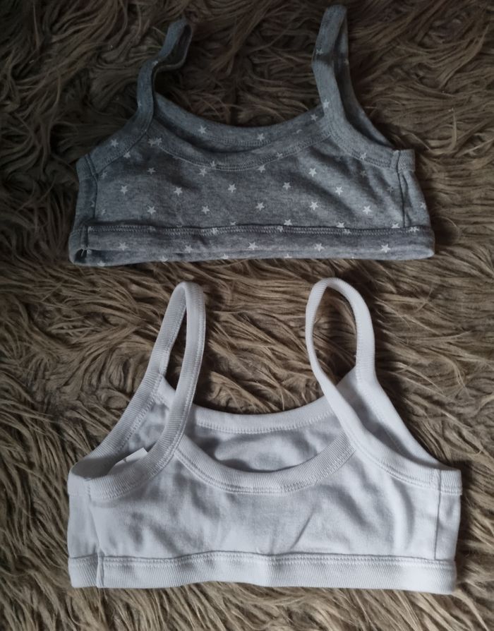 Lot 2 brassières 8ans  neuf - photo numéro 4