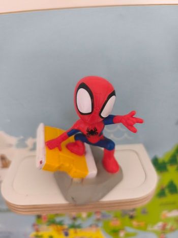 Spidey, peppa, 2 molang