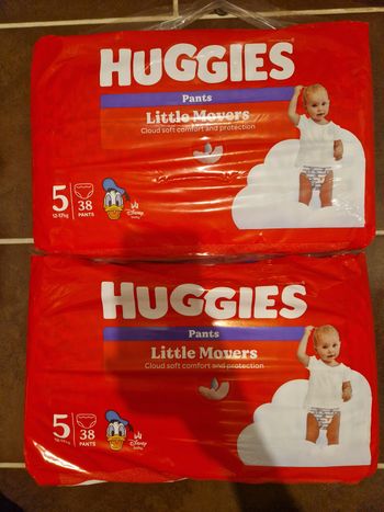 Couches Huggies taille 5 pants