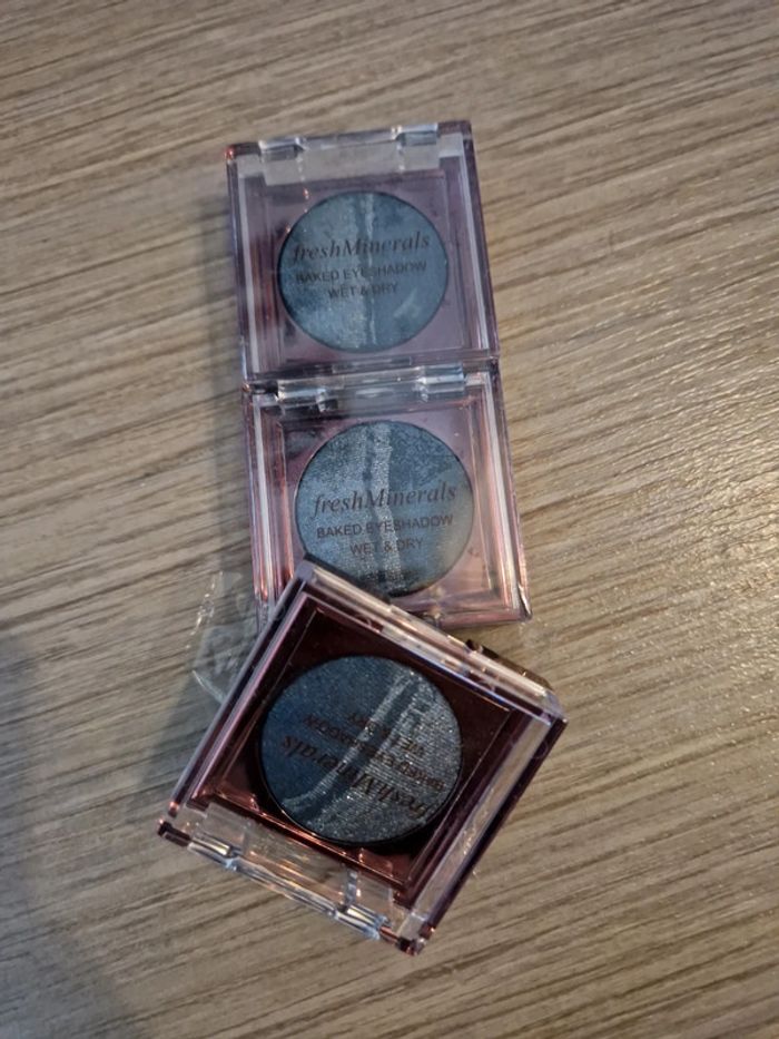 Lot de 3 fard a paupiere neuf