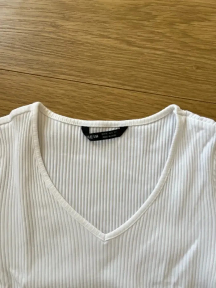 Teeshirt blanc Shein taille XS - photo numéro 2