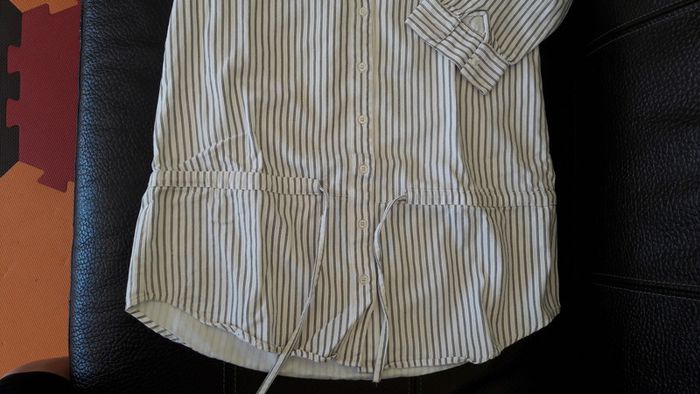 ¨Porté 1 fois : Haut style tunique, blanche à rayures grises, en taille M - photo numéro 4