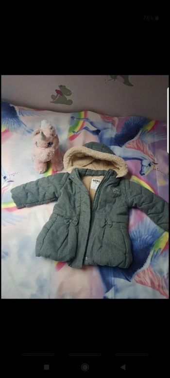 Superbe manteau fourré 18 mois