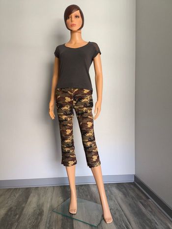 Pantacourt camouflage femme 3 Suisses – Taille 36 – Bon état.