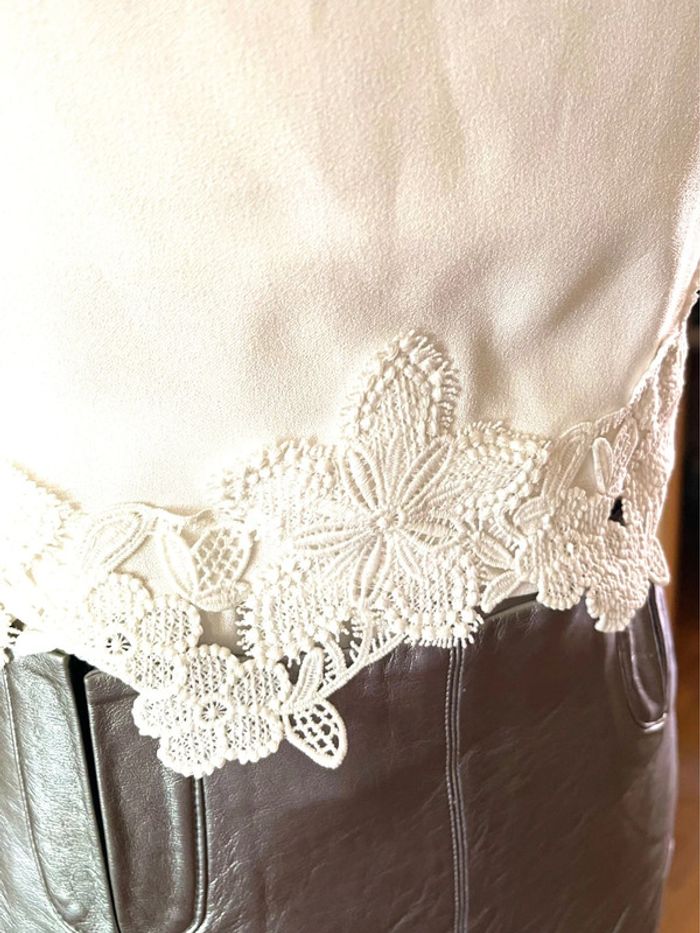 Top Élégant en Crème avec Détails en broderie - photo numéro 14
