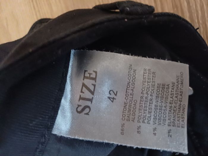 2 pantalons dont 1 neuf pour femmes Taille 42 - photo numéro 7