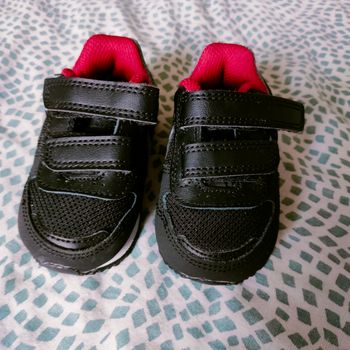 Basket nike a scratch noire et rouge