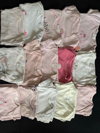 Lot 26 bodies  fille 3 mois
