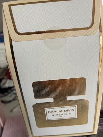Givenchy parfum: Dahlia  Divin 50ml