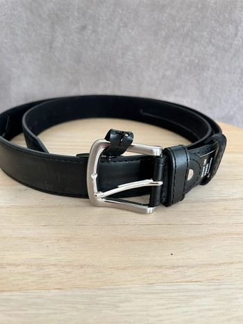 Ceinture en cuir noir taille 125 cm