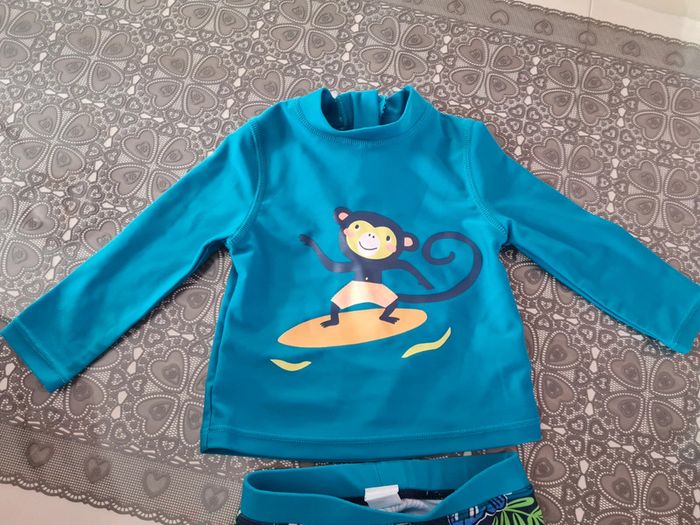 Maillot de bain 2 pièces taille 6-9 mois - photo numéro 2