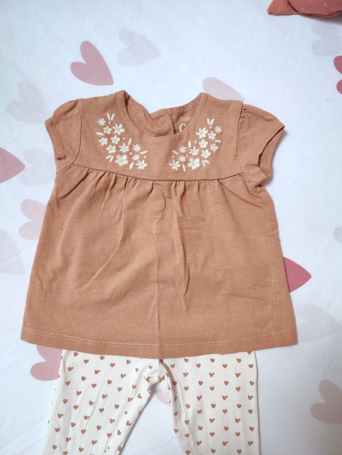 Ensemble bébé fille - 6 mois - Très bon état - C&A - photo numéro 2
